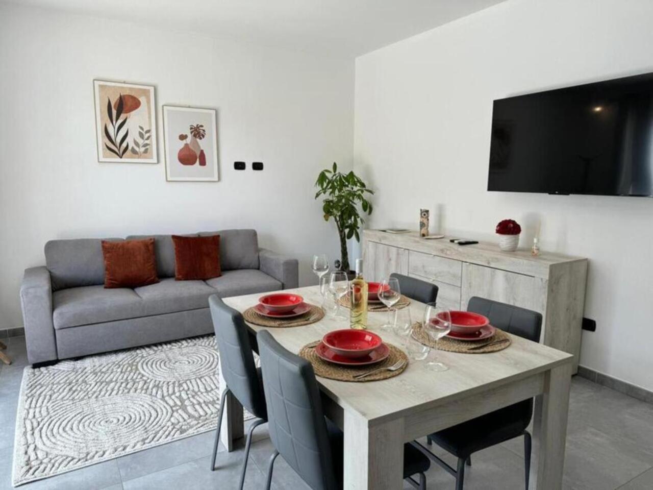 Moderno E Confortevole Appartamento, Wi-Fi E Parcheggio Gratuito Sanluri Exterior foto